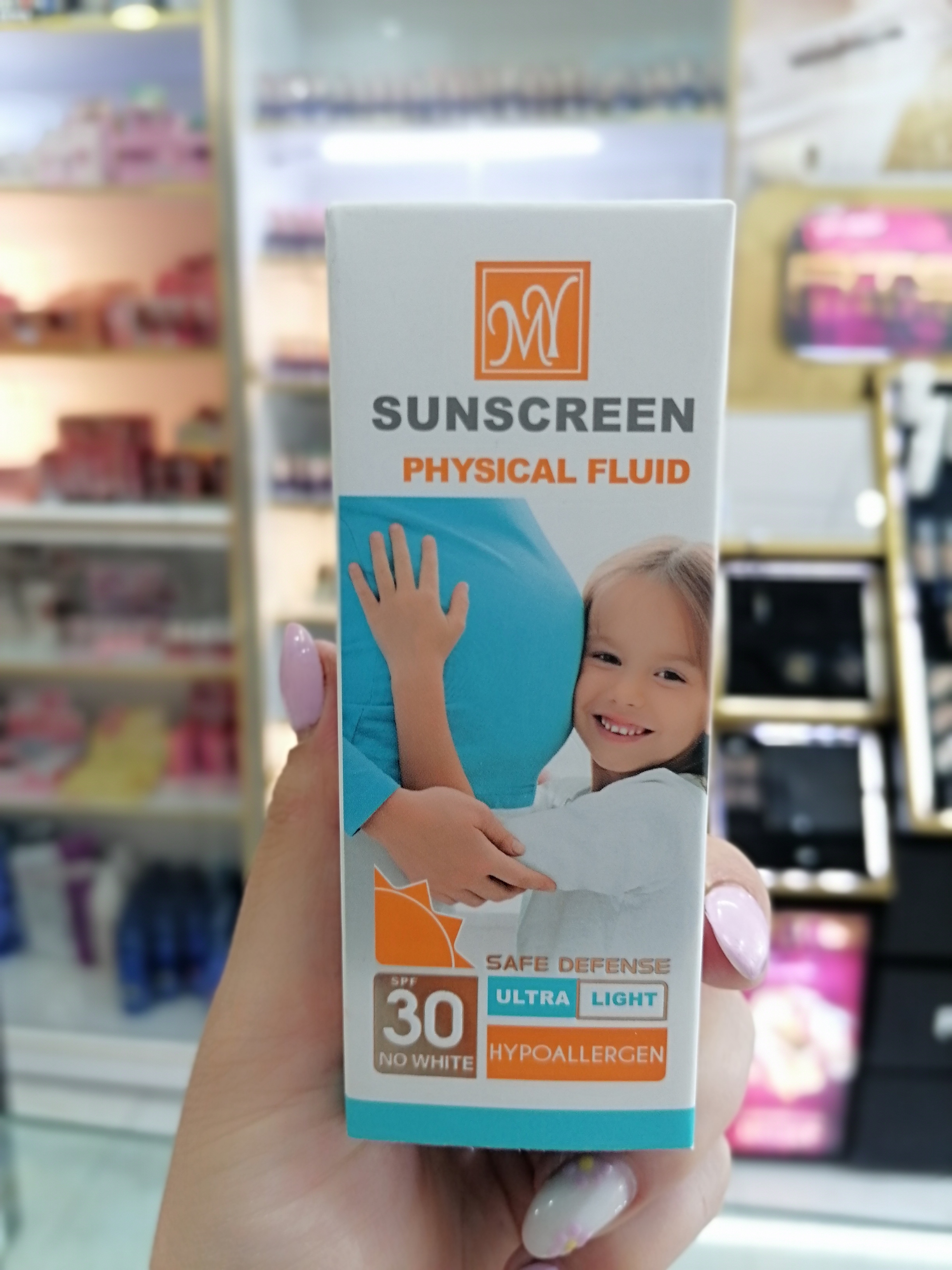 ضدآفتاب فیزیکال سیف دیفنس SPF30 با بافت فوق‌العاده سبک، ضدحساسیت و محافظت قابل‌اعتماد در برابر UVA/UVB. بدون ایجاد سفیدک، مناسب مصرف روزانه.